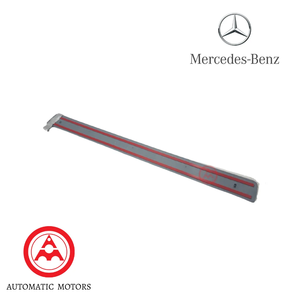 Original Mercedes Benz Front Step Panel Left / Right W204 2046800135