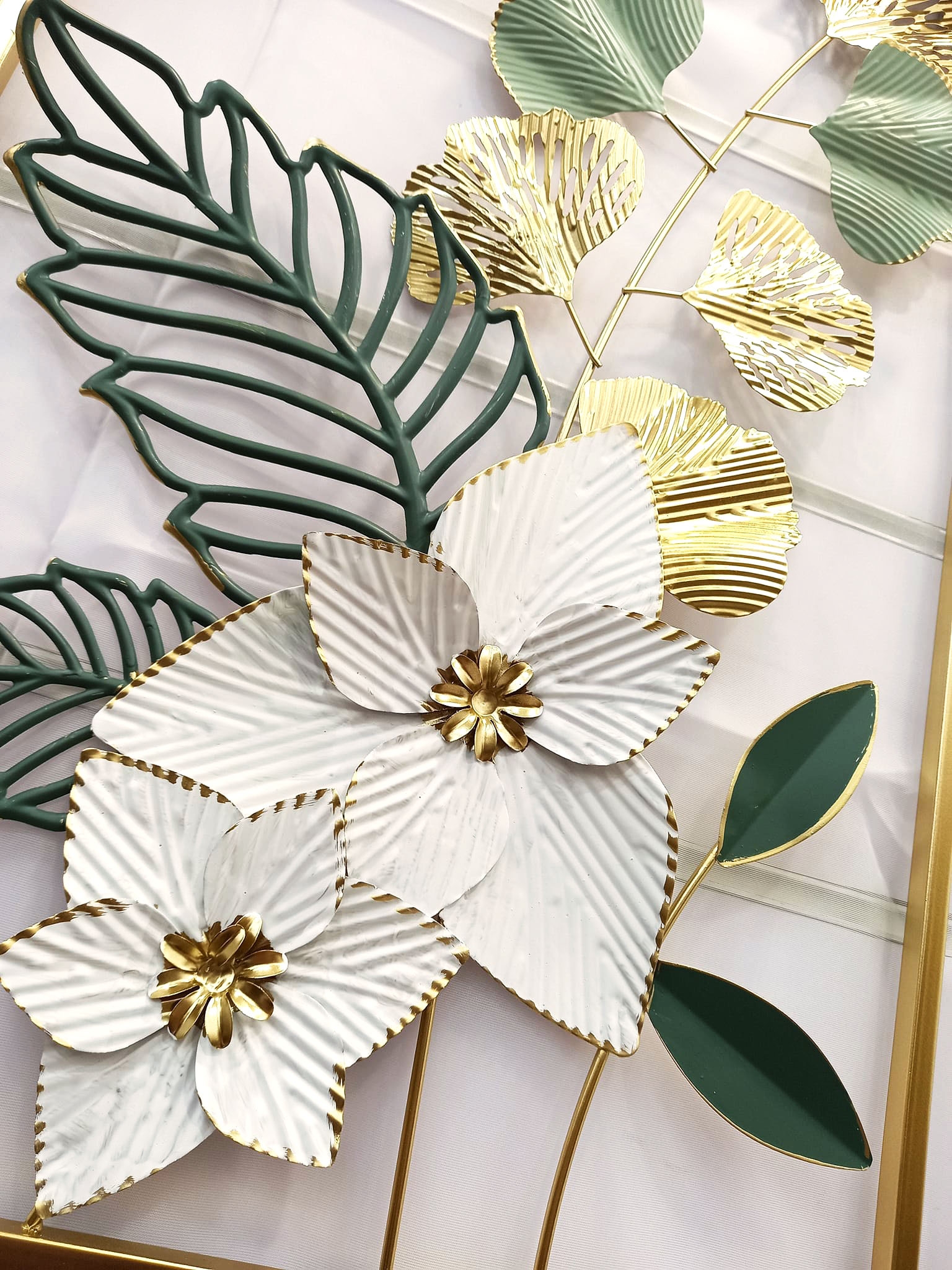 Romantika LUXURY FLORAL WALL HANGING 40x60CM Hydrangea Gold Frame Wall decoration with Hook hole 3D Metal Art